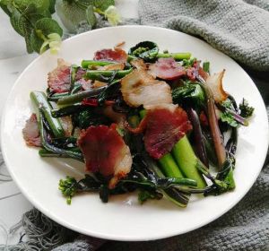 红菜苔用去皮家常做法大全_红菜苔去皮调味全攻略，爽脆可口！
