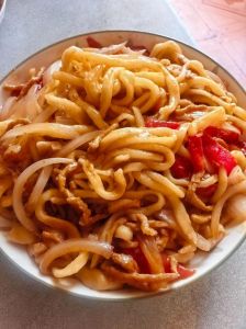 新疆炒拉条子的家常做法_新疆拉条子做法全解，在家轻松学！