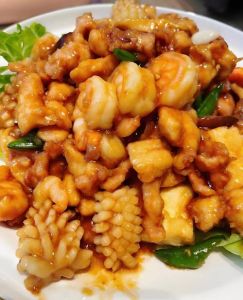 八珍豆腐家常做法_家常八珍豆腐，海鲜菌菇蒸着吃