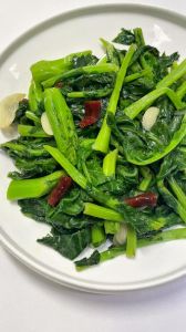 小苔菜的做法大全家常_苔菜炒肉，鲜香下饭，春天美味！