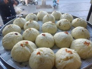 老式酱肉包子馅的正确做法_肥瘦相间，手剁入味