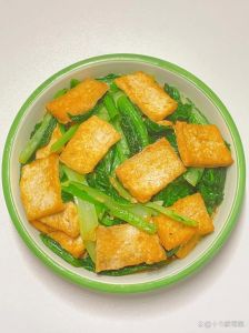 山东小豆腐的做法_清洗小白菜，泡黄豆打浆，煮出营养美味小白菜豆汁