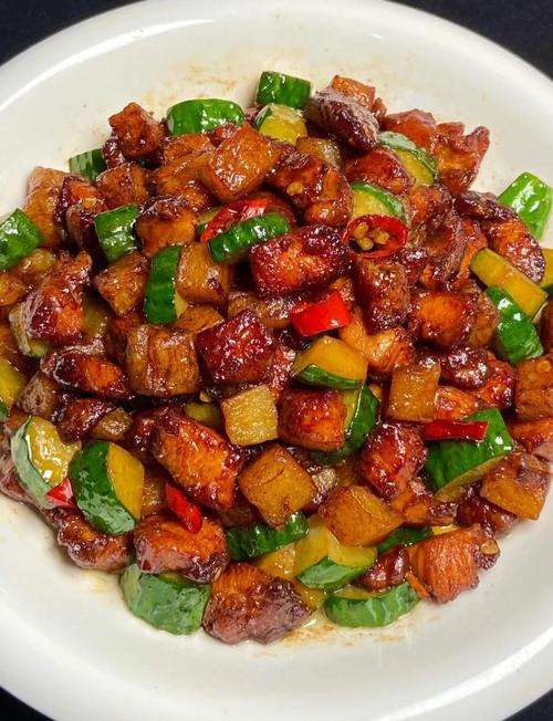 毛豆炒三丁的家常做法_家常炒毛豆胡萝卜玉米丁 毛豆炒三丁的家常做法_家常炒毛豆胡萝卜玉米丁