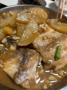 鸡脯鱼干萝卜汤的做法_鲫鱼去膜腌去腥，鱼干炖汤好选择