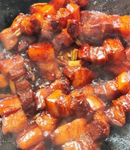 红烧肉要煮多久才熟_红烧肉炖多久肥而不腻？
