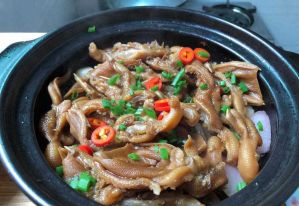 去骨鸭爪几分钟煮熟_煮鸭爪8-10分钟，腌40分钟入味，加醋增香