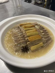 清真名菜扒羊肉条的正宗做法_选对肉加调料，入味香不膻