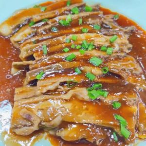 回民扒肉条的家常做法_带皮五花肉做法，腌炒炖收汁全解析