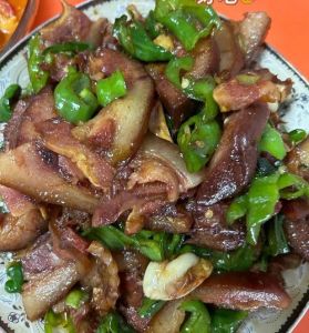 辣炒猪头肉的家常做法_辣炒猪头肉，简单美味，夏天开胃家常菜！