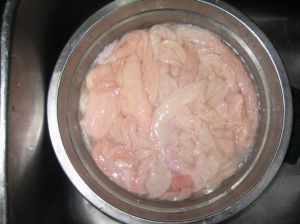 猪肠属于动物内脏吗_猪肠脂肪高胆固醇高，饮食需注意