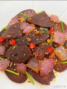 生猪肝煮熟的正确方法_冷水泡吸干沾淀粉