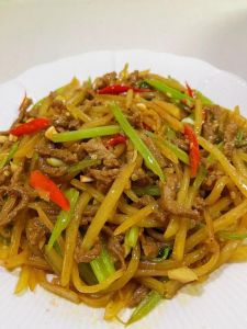 炒菜姿势情侣炒菜52式：从备菜到出锅的双人协作技巧与家常美味做法