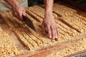 农村米糖的做法_童年甜味，传统手艺的甜蜜记忆