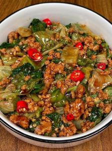 生肉怎么做熟了吃_选购生肉看眼摸手，解冻冷藏勿反复，肉食做法有讲究