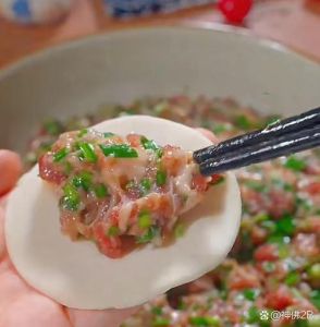 饺子馅煮熟了还有肉腥味？可能是这几个调馅细节没处理好，教你正确去腥增香的方法