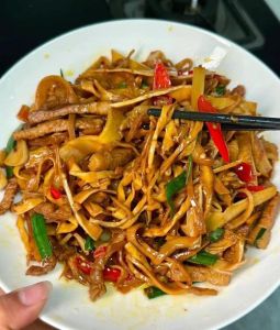 糯米笋家常做法大全_应季糯米笋，香炒美味佳肴