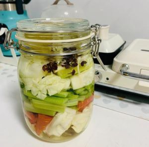 腌菜的家常做法_小白菜腌咸菜，脆嫩咸香做法