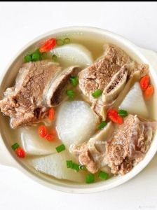 煮牛排骨的做法_肉质酥烂汤汁浓