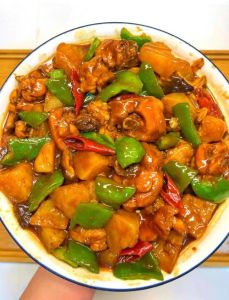 酱焖鸡肉的做法大全家常_黄焖鸡绝配酱料，简单易学，色香味俱全！