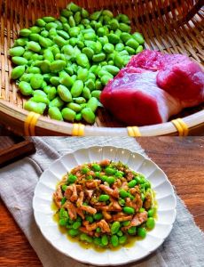 毛豆炒肉丝毛豆要不要焯水_家常毛豆炒肉丝，清爽鲜香做法简单