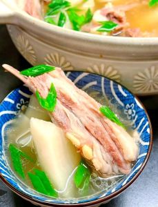 1斤羊肉炖多久熟_羊肉炖多久？清炖1.5小时，高压锅快至30分钟