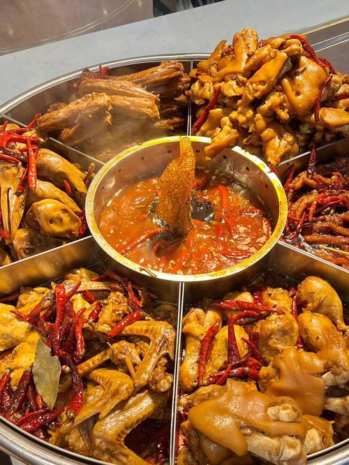 每个城市的美食特色_品尝各地美食，感受城市味道与情感