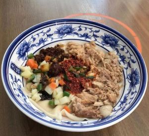 给诡异做肉夹馍给秦枭_恐怖游戏里开小吃摊，肉夹馍克怪显智慧