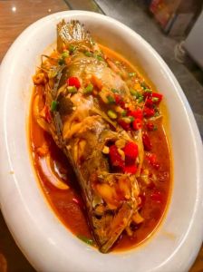 徽菜十大经典名菜_八大菜系之一，油重色浓，名菜臭鳜鱼一品锅等