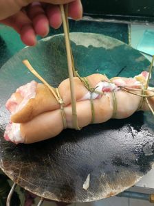 白云猪手的做法_煮泡三遍入味，糖醋浸泡过夜！