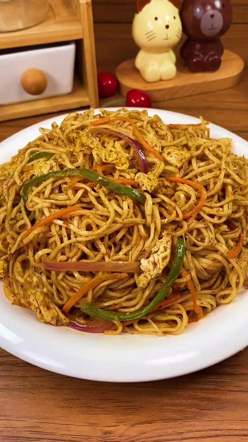 西安夜市炒细面怎么炒_西安夜市炒细面，底料足火候准，味道绝！