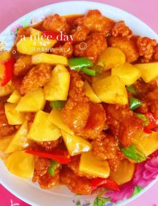 菠萝炒鸡的做法_酸甜开胃，美味下饭