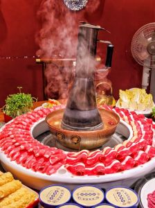 老北京铜火锅历史_老北京铜锅涮羊肉，传统地道风味