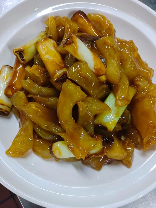 葱烧蹄筋的做法_蹄筋炸金黄 配秘酱汁 美味又养颜