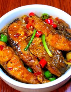 红烧鱼块的做法_家常红烧鱼块，简单美味易学