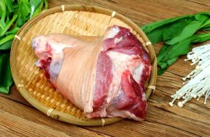 猪肘子的正确位置图_猪脚肘子怎么分？肉香做法大不同！