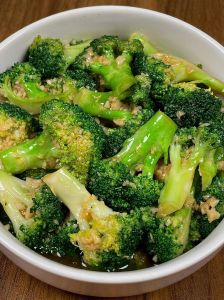 西兰花的做法大全_西兰花营养高，防癌增免疫，3菜谱助你吃出健康好身体！