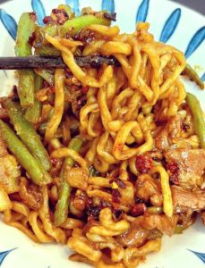 豆角焖面的做法_家常美味，清香筋道超好吃！
