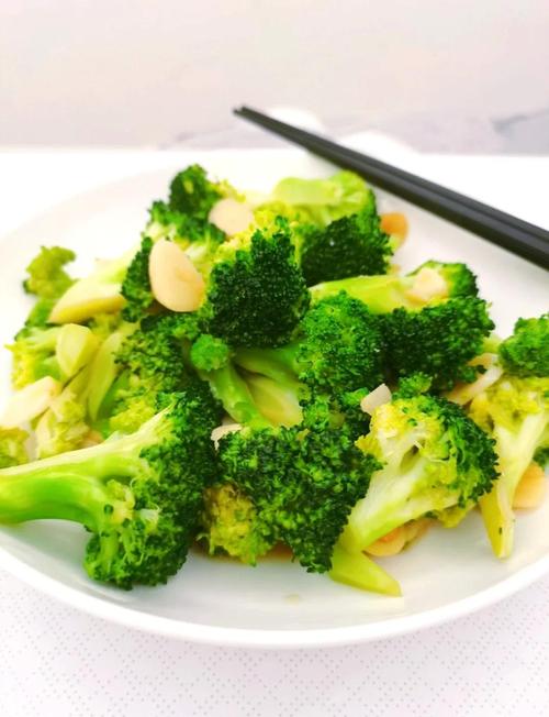 凉拌西兰花的做法大全_醋锁营养，脆嫩可口