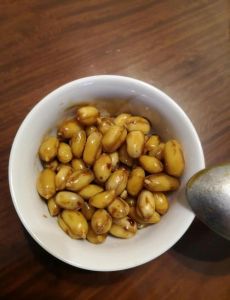 酱花生米的做法_糖油比例决定酱香花生米美味