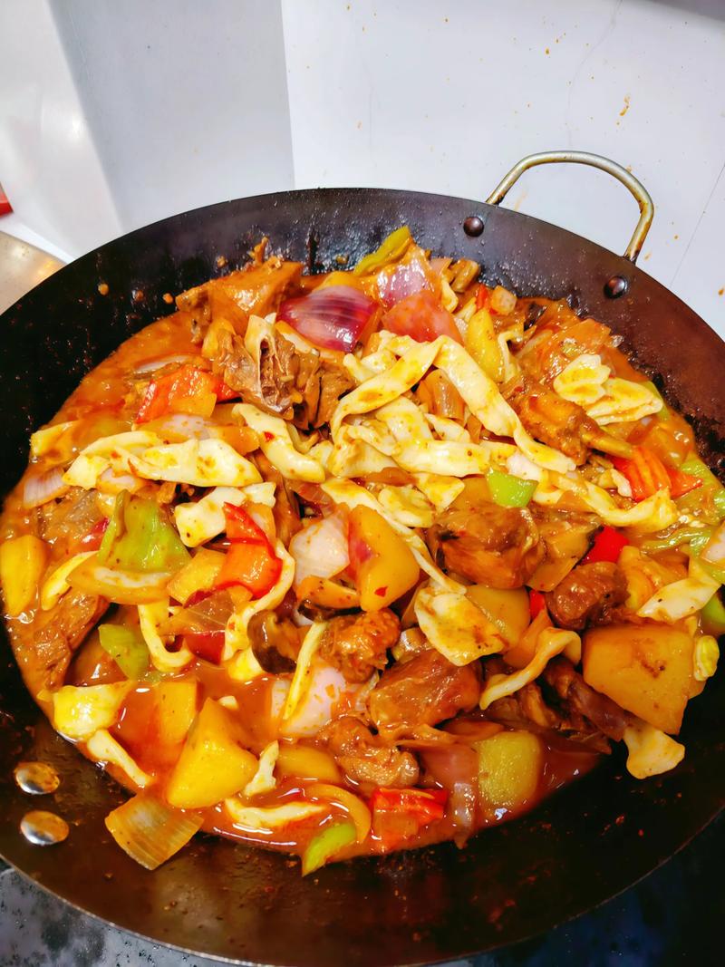 大盘鸡的做法_家庭版大盘鸡，土鸡啤酒麻辣香