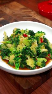 蒜蓉西兰花家常正确做法_蒜蓉西兰花，爽脆蒜香，简单美味！