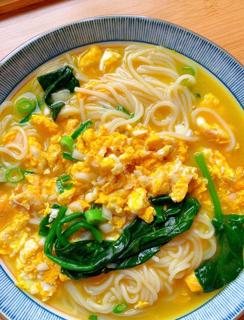 鸡蛋面条的做法_家常鸡蛋面，酸甜鲜香，简单美味！