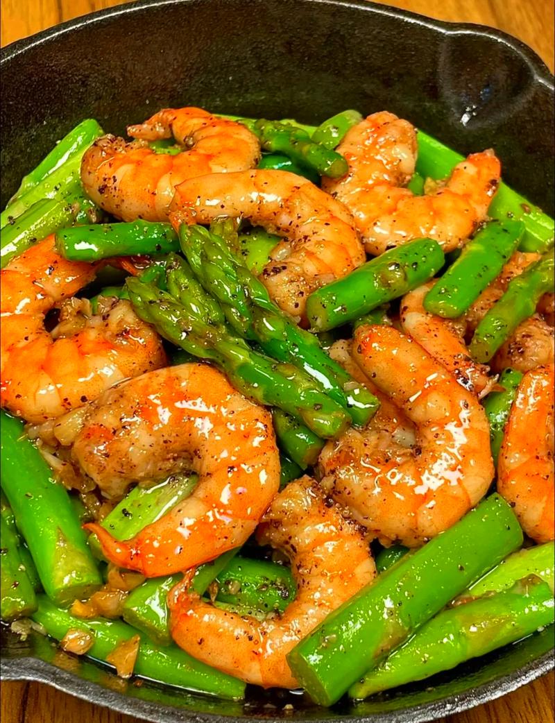 炒虾仁的配菜有哪些_虾仁炒西兰花黄瓜 营养美味家常菜