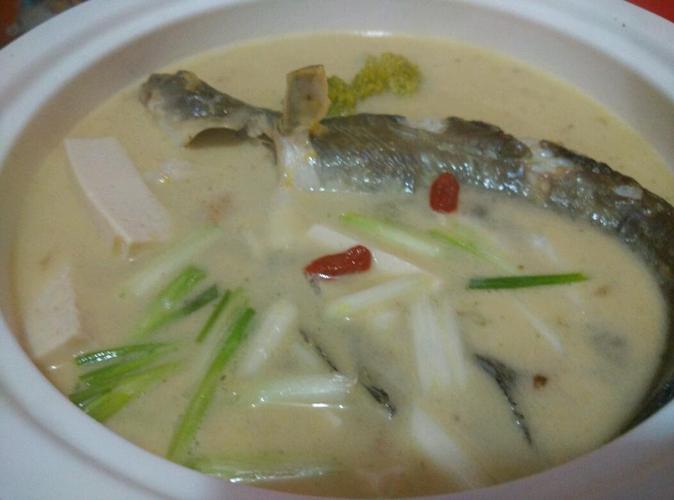 鲶鱼汤的做法_选鱼配菜技巧