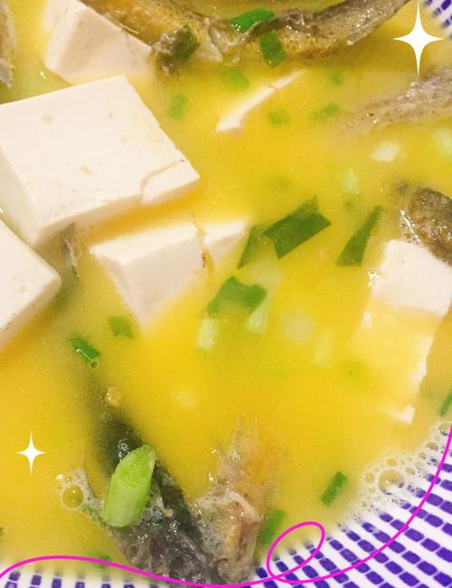 泥鳅汤的做法_泥鳅豆腐润燥汤，简单滋补易做
