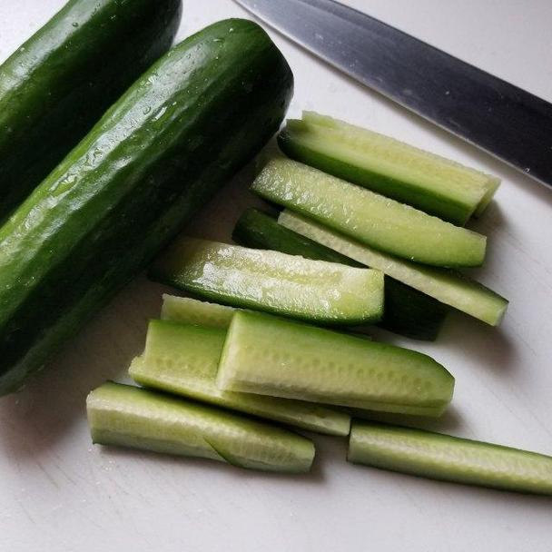 黄瓜丝怎么切图解_黄瓜多切法，凉拌沙拉样样行！