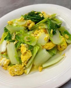 清炒小白菜的做法_脆嫩小白菜，快炒营养好！