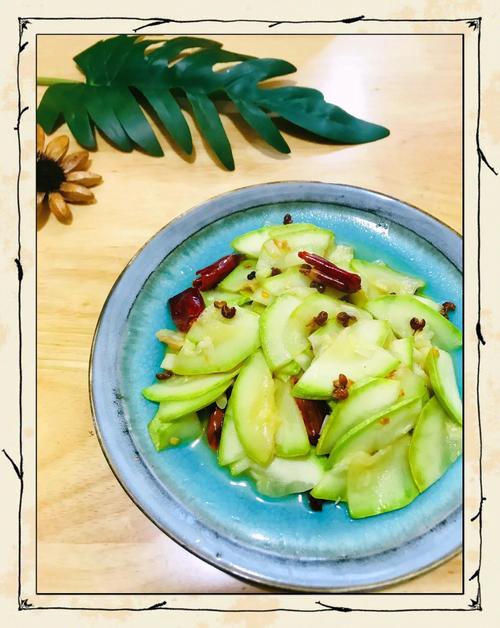 清炒菜瓜的做法_火候刀工是关键