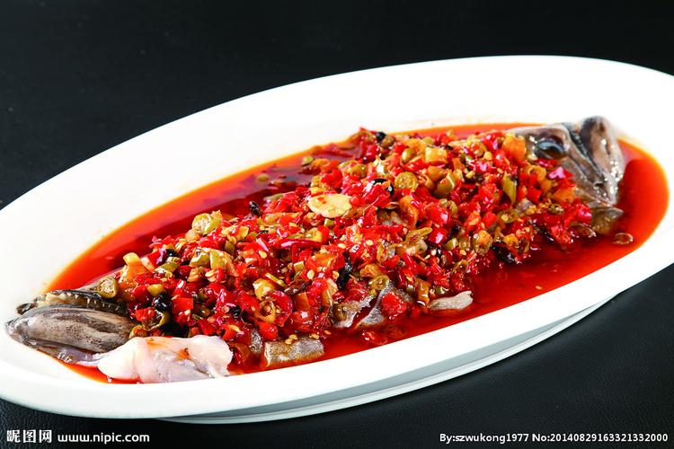 剁椒鸦片鱼头的做法_剁椒鱼头，鲜美不藏私，在家轻松做！