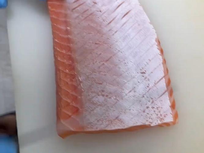 鱼腩是什么部位的肉_鱼腩怎么吃？鲜嫩多脂美味多